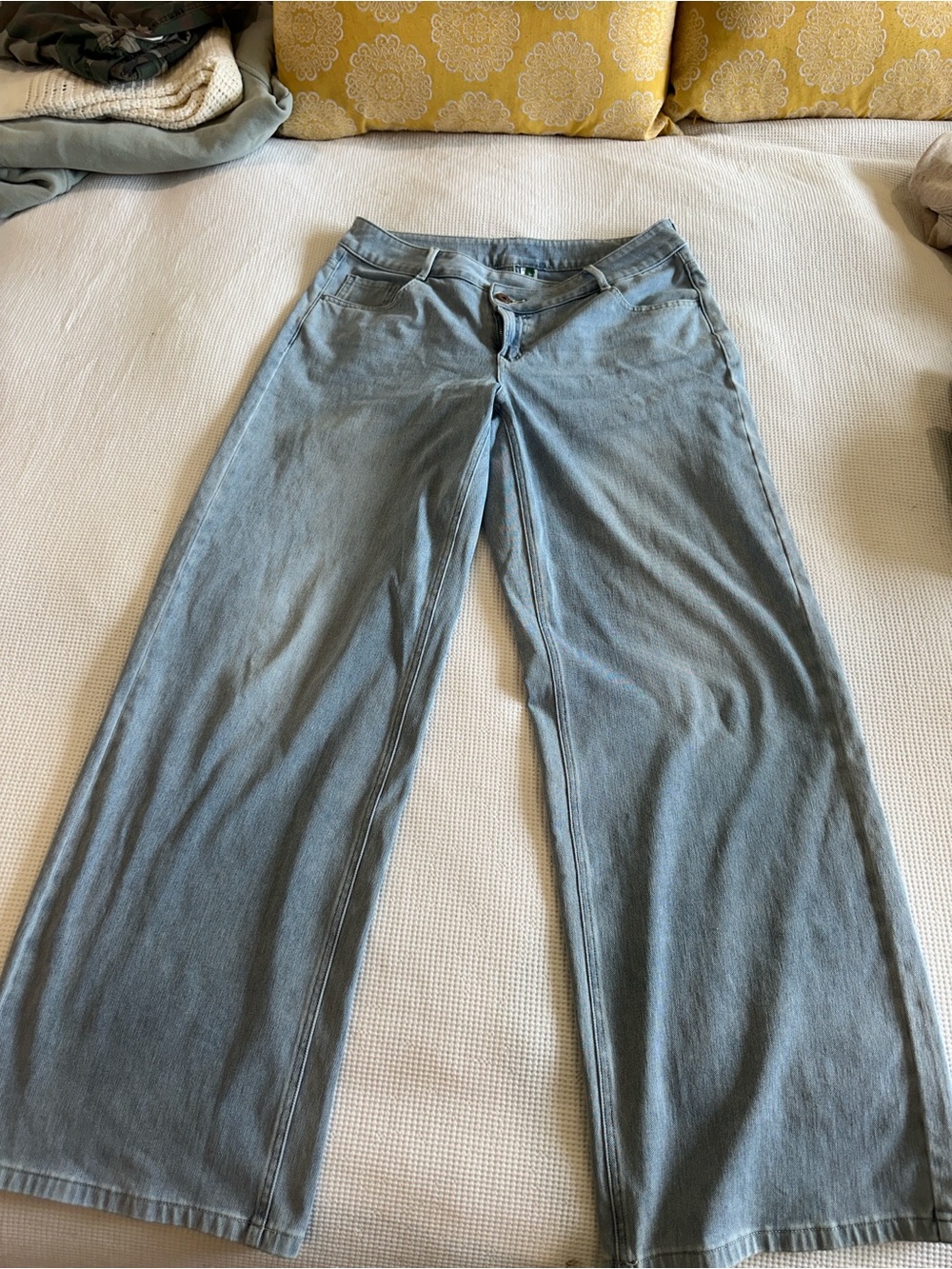 Wide Leg Women's Jeans in Light Blue - Picture 3 of 4